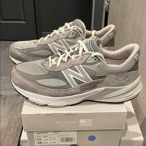 New Balance men’s Gray and White 990v6 Athletic Shoes size 10 6E